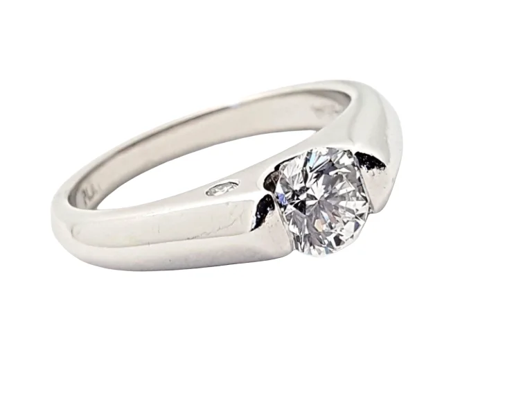 Round Diamond Engagement Ring Platinum 0.57 Carat