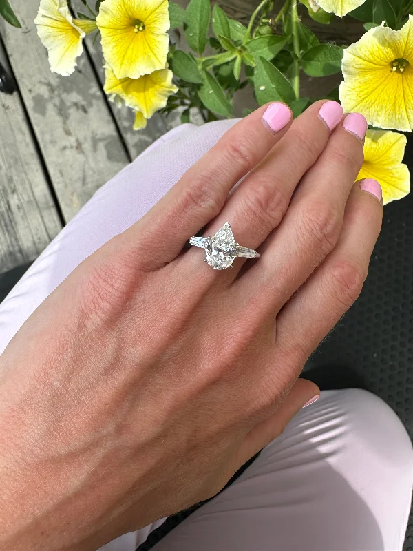 Grab Exquisite Jewelry At The Lowest Prices ANGELINA Engagement Ring