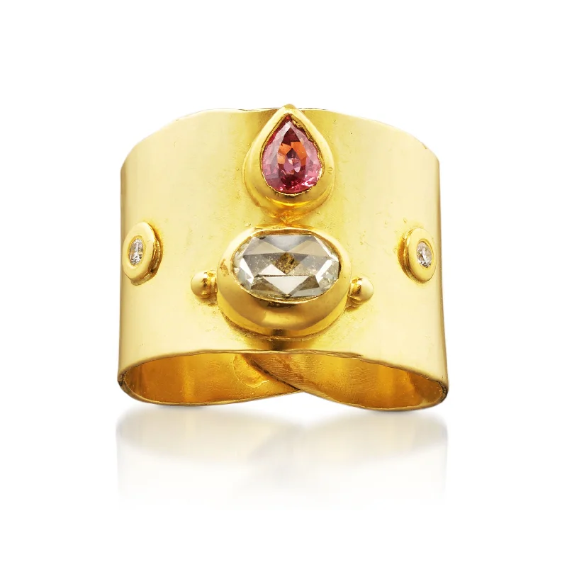 Chic And Stylish Jewelry At Exclusive Prices Halle B 18K Gold Ring w. Diamonds & Sapphires Chic And Stylish Jewelry At Exclusive Prices Halle B 18K Gold Ring w. Diamonds & Sapphires