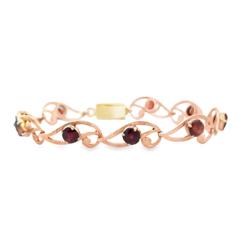 Unmissable Discounts On Timeless Jewelry Pieces Vintage 1940s Garnet Bracelet in 14k Rose Gold Unmissable Discounts On Timeless Jewelry Pieces Vintage 1940s Garnet Bracelet in 14k Rose Gold