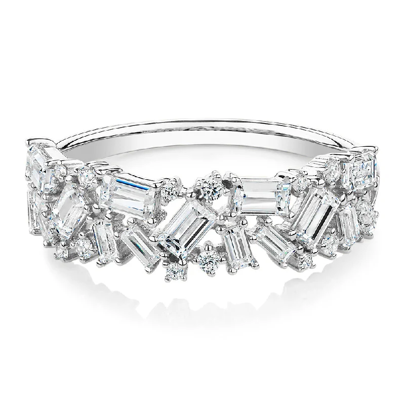 Chic And Stylish Jewelry At Exclusive Prices Dress ring with 1.03 carats* of diamond simulants in 10 carat white gold Chic And Stylish Jewelry At Exclusive Prices Dress ring with 1.03 carats* of diamond simulants in 10 carat white gold