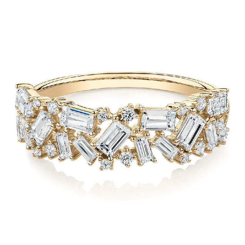 Jewelry Clearance Sale – Final Reductions Dress ring with 1.03 carats* of diamond simulants in 10 carat yellow gold Jewelry Clearance Sale – Final Reductions Dress ring with 1.03 carats* of diamond simulants in 10 carat yellow gold