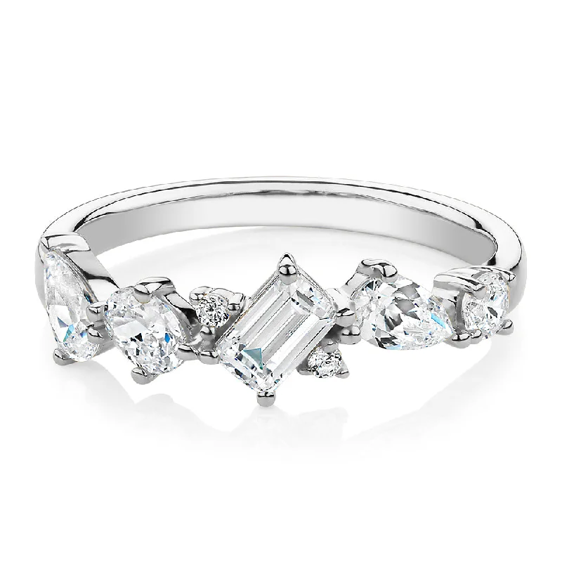 Unmissable Jewelry Sale – Shop Before It's Too Late Dress ring with 1.09 carats* of diamond simulants in 10 carat white gold Unmissable Jewelry Sale – Shop Before It's Too Late Dress ring with 1.09 carats* of diamond simulants in 10 carat white gold