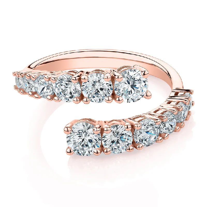 Discounted Jewelry For A Glamorous Look Dress ring with 1.82 carats* of diamond simulants in 10 carat rose gold Discounted Jewelry For A Glamorous Look Dress ring with 1.82 carats* of diamond simulants in 10 carat rose gold