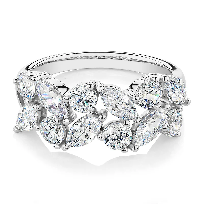 Exclusive Jewelry Sale – Shine For Less Dress ring with 3.36 carats* of diamond simulants in 10 carat white gold Exclusive Jewelry Sale – Shine For Less Dress ring with 3.36 carats* of diamond simulants in 10 carat white gold