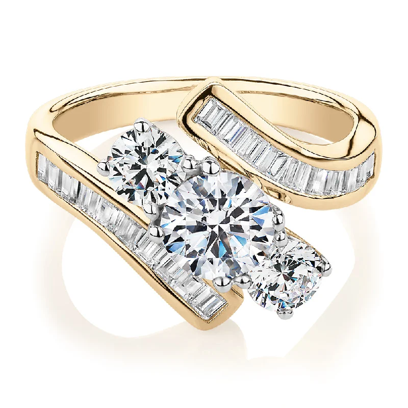 Elegant Jewelry At Unbeatable Offers – Shop Before It's Gone Three stone ring with 2.63 carats* of diamond simulants in 10 carat yellow and white gold Elegant Jewelry At Unbeatable Offers – Shop Before It's Gone Three stone ring with 2.63 carats* of diamond simulants in 10 carat yellow and white gold