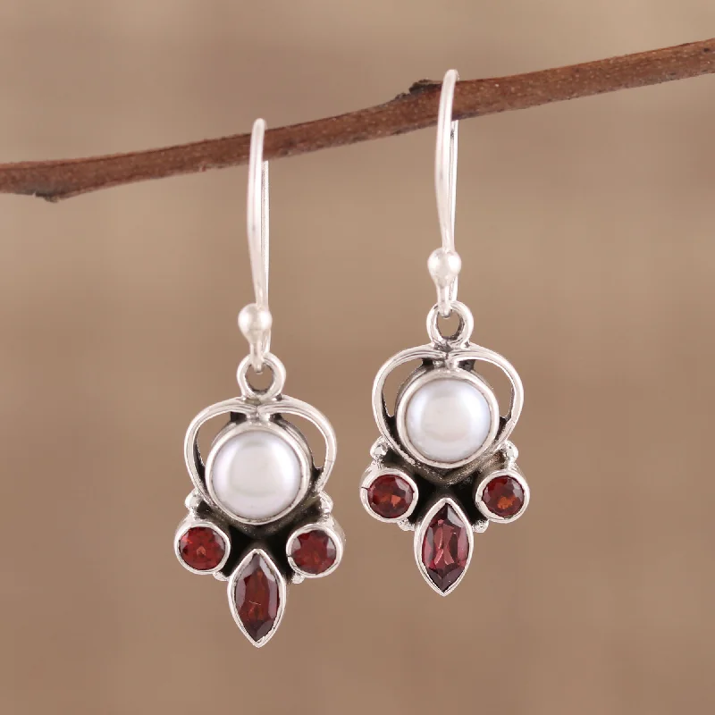 Beautiful Jewelry, Breathtaking Discounts – Hurry In Eternal Joy Sterling Silver Garnet and Cultured Pearl Earrings Beautiful Jewelry, Breathtaking Discounts – Hurry In Eternal Joy Sterling Silver Garnet and Cultured Pearl Earrings