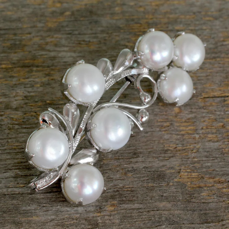 Limited-Stock Jewelry Sale – Once It's Gone, It's Gone Love Saga Pearl Rhodium Plated Silver Brooch Limited-Stock Jewelry Sale – Once It's Gone, It's Gone Love Saga Pearl Rhodium Plated Silver Brooch