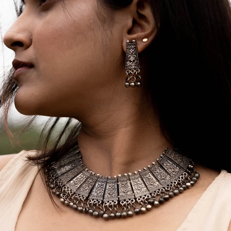 Seasonal Jewelry Sale – Upgrade Your Collection Teejh Mihira Silver Oxidised Choker Necklace Set Seasonal Jewelry Sale – Upgrade Your Collection Teejh Mihira Silver Oxidised Choker Necklace Set