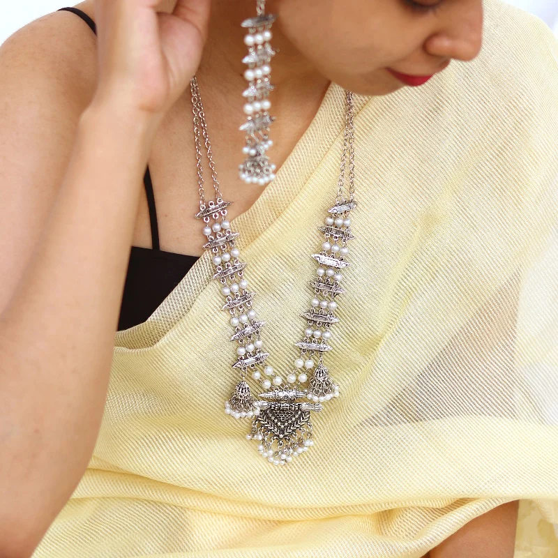 Elevate Your Outfit With Discounted Statement Jewelry Teejh Nyra Long Necklace Set Elevate Your Outfit With Discounted Statement Jewelry Teejh Nyra Long Necklace Set