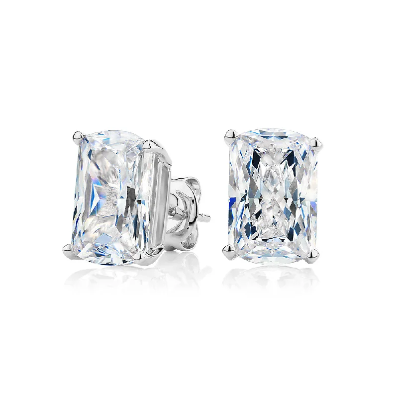 Elegant Jewelry Pieces At Unbelievable Prices Aurora Radiant stud earrings with 6.98 carats* of diamond simulants in 10 carat white gold Elegant Jewelry Pieces At Unbelievable Prices Aurora Radiant stud earrings with 6.98 carats* of diamond simulants in 10 carat white gold