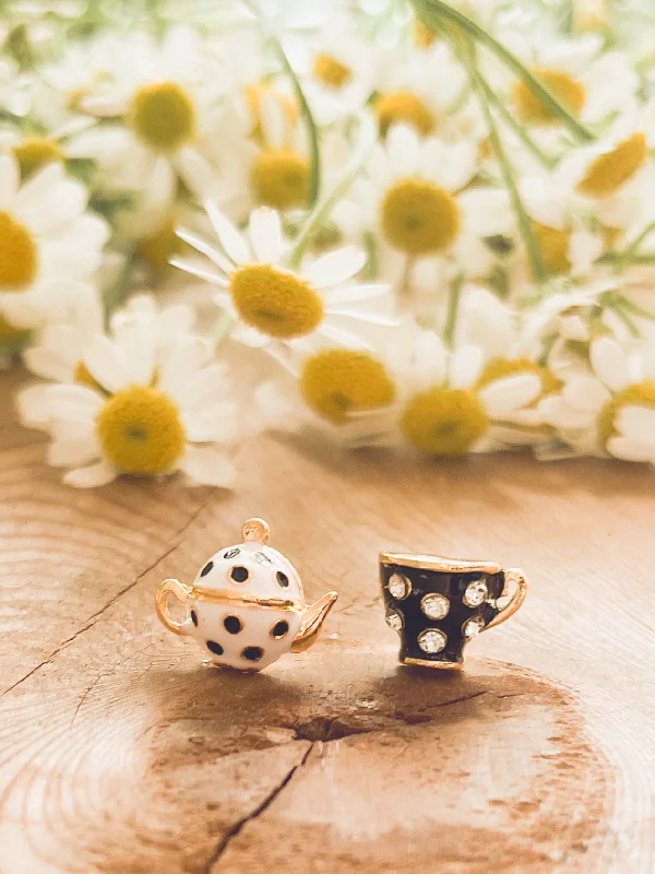 Unbeatable Offers On Luxury And Everyday Jewelry Adorable Teacup and Pot Stud Earrings Unbeatable Offers On Luxury And Everyday Jewelry Adorable Teacup and Pot Stud Earrings