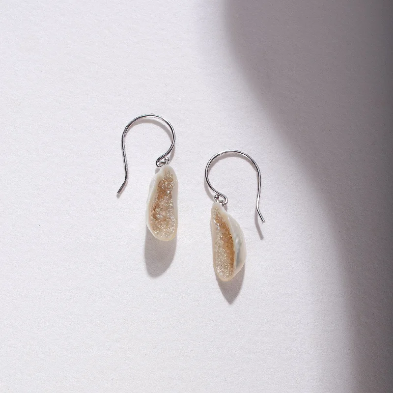 Your Perfect Accessory At The Perfect Price Freshwater Souffle Pearl Geode Dangle Earrings with Diamond Your Perfect Accessory At The Perfect Price Freshwater Souffle Pearl Geode Dangle Earrings with Diamond