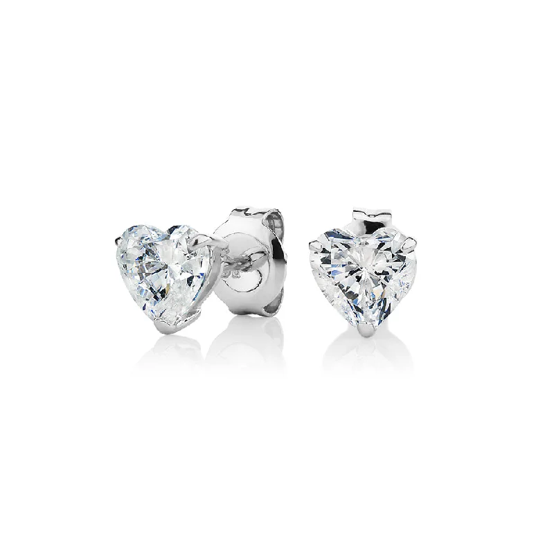 Eco-Friendly Sustainable Jewelry For Conscious Buyers Heart stud earrings with 2 carats* of diamond simulants in 10 carat white gold Eco-Friendly Sustainable Jewelry For Conscious Buyers Heart stud earrings with 2 carats* of diamond simulants in 10 carat white gold