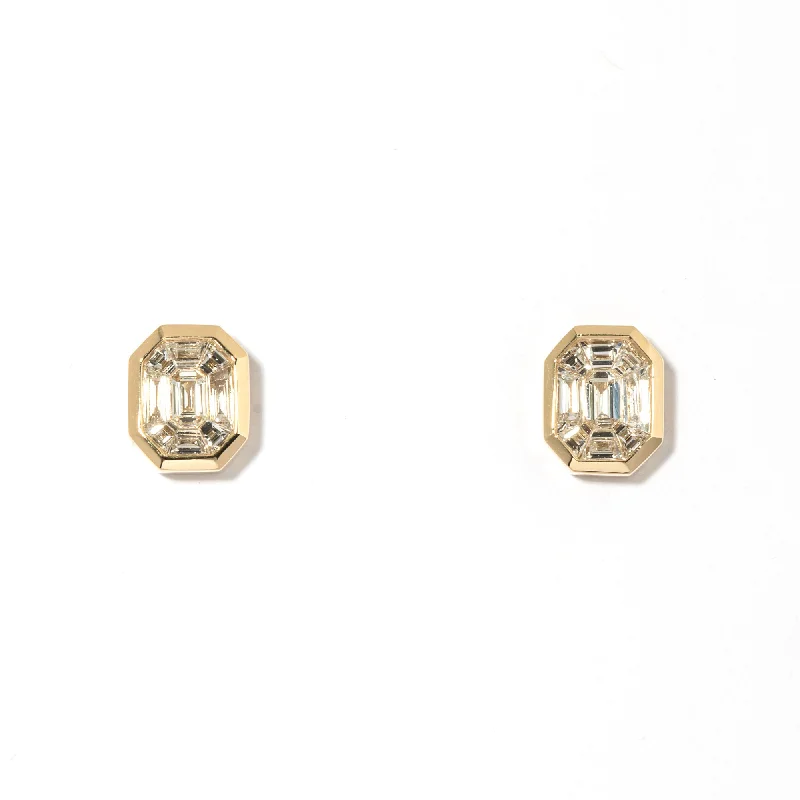 Delicate Crystal Jewelry For Sophisticated Charm Illusion Diamond Stud Earrings in Yellow Gold Delicate Crystal Jewelry For Sophisticated Charm Illusion Diamond Stud Earrings in Yellow Gold