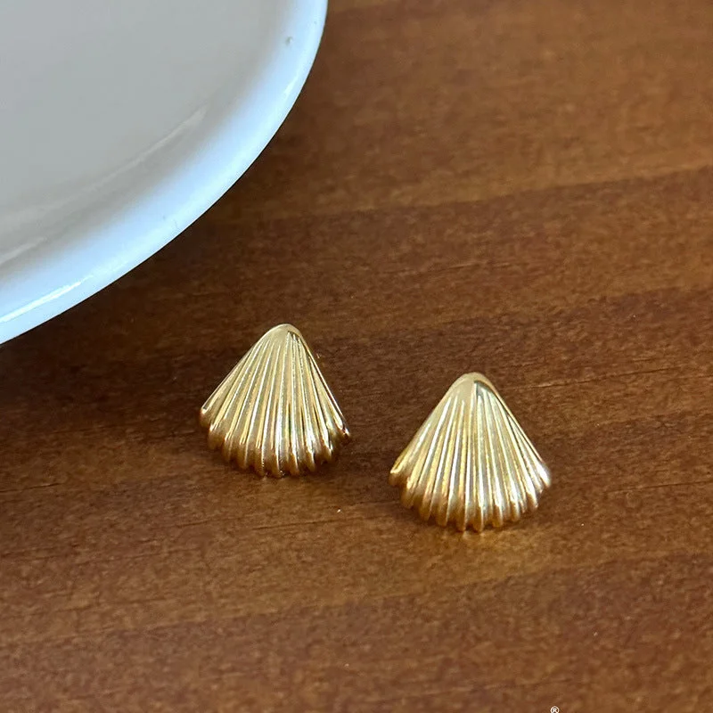 Dazzle In Elegance With Our Biggest Jewelry Sale Gold Shell Stud Earrings -jlt11548 Dazzle In Elegance With Our Biggest Jewelry Sale Gold Shell Stud Earrings -jlt11548