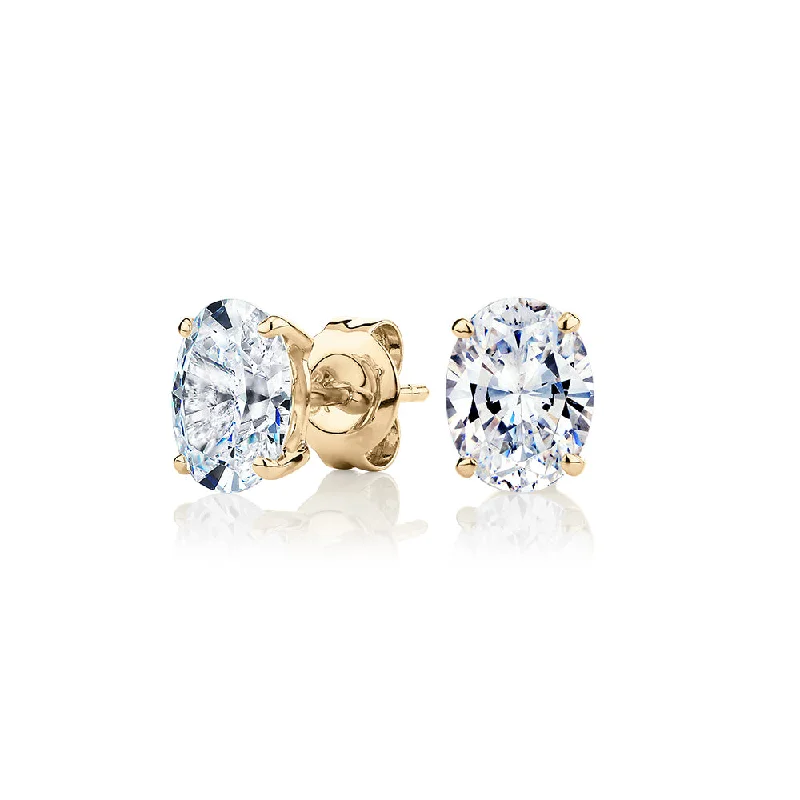 Luxury Jewelry At Budget-Friendly Prices – Grab Yours Now Oval stud earrings with 2 carats* of diamond simulants in 10 carat yellow gold Luxury Jewelry At Budget-Friendly Prices – Grab Yours Now Oval stud earrings with 2 carats* of diamond simulants in 10 carat yellow gold