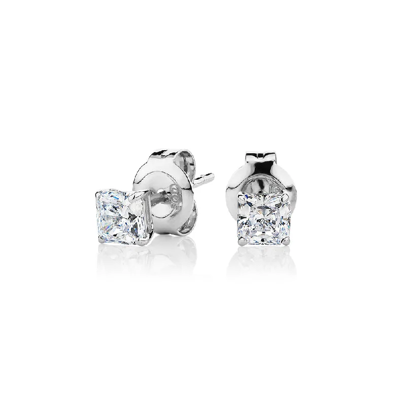 Affordable Gold-Plated Jewelry For Modern Fashion Princess Cut stud earrings with 0.5 carats* of diamond simulants in 10 carat white gold Affordable Gold-Plated Jewelry For Modern Fashion Princess Cut stud earrings with 0.5 carats* of diamond simulants in 10 carat white gold