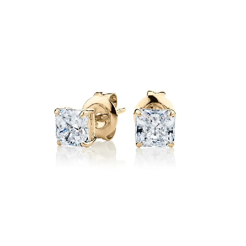 Unmissable Jewelry Discounts – Elevate Your Look For Less Princess Cut stud earrings with 1 carat* of diamond simulants in 10 carat yellow gold Unmissable Jewelry Discounts – Elevate Your Look For Less Princess Cut stud earrings with 1 carat* of diamond simulants in 10 carat yellow gold