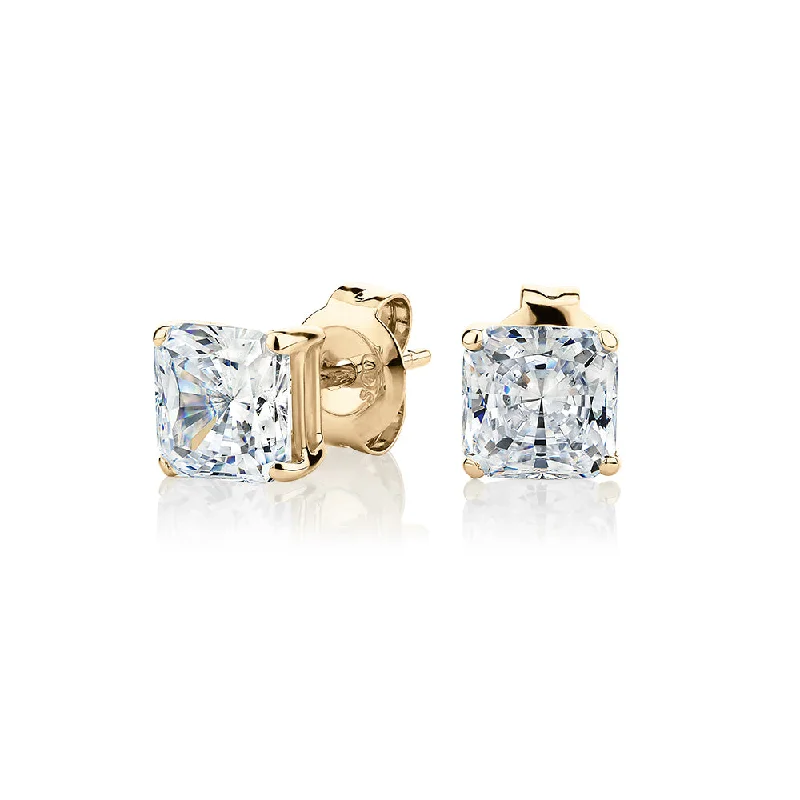 Elevate Your Jewelry Collection With Limited-Time Savings Princess Cut stud earrings with 2 carats* of diamond simulants in 10 carat yellow gold Elevate Your Jewelry Collection With Limited-Time Savings Princess Cut stud earrings with 2 carats* of diamond simulants in 10 carat yellow gold