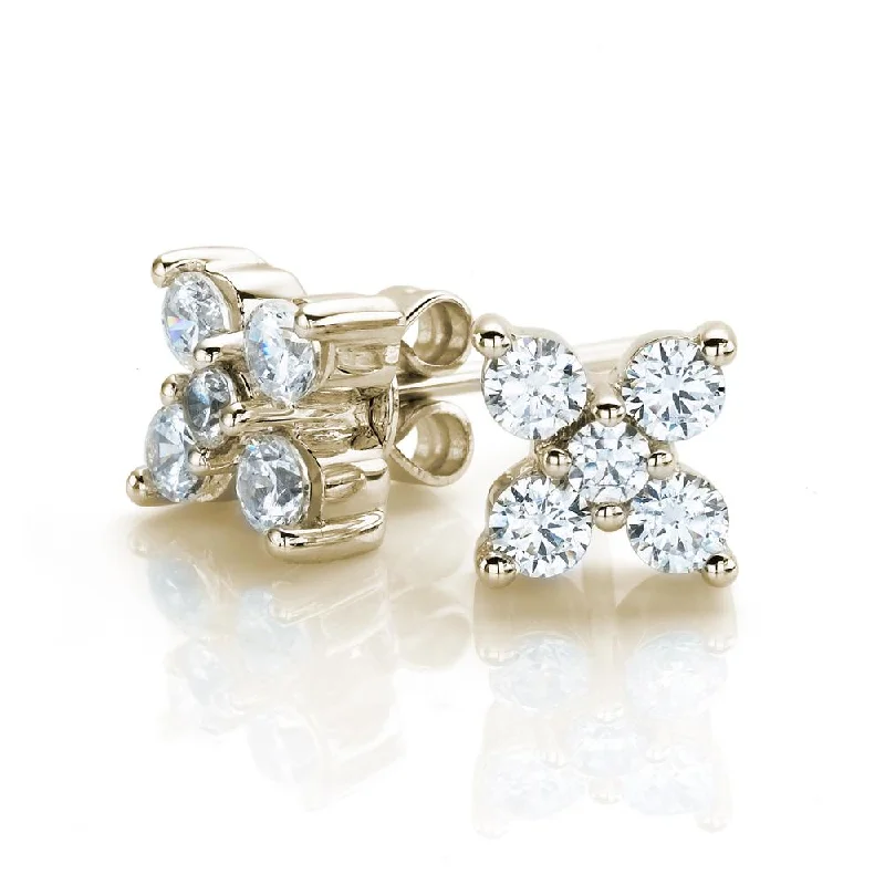 Special Sale On Handcrafted Jewelry – Shop Today Round Brilliant stud earrings with 0.54 carats* of diamond simulants in 10 carat yellow gold Special Sale On Handcrafted Jewelry – Shop Today Round Brilliant stud earrings with 0.54 carats* of diamond simulants in 10 carat yellow gold