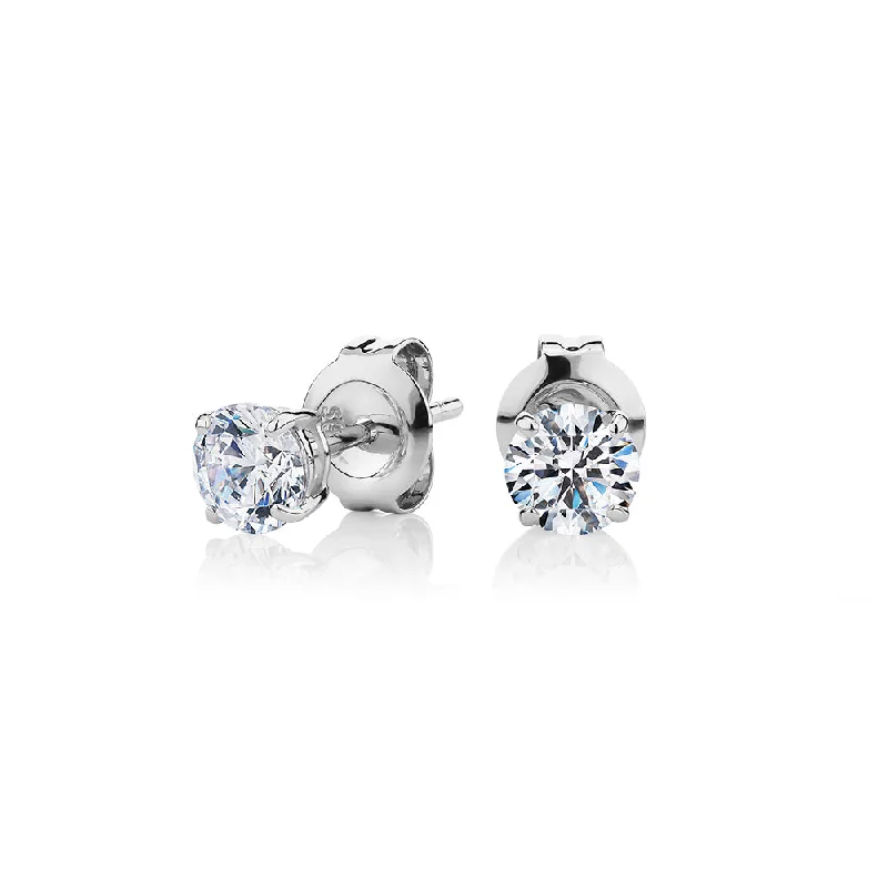 Affordable Luxury Jewelry – Style At A Great Price Round Brilliant stud earrings with 0.75 carats* of diamond simulants in 10 carat white gold Affordable Luxury Jewelry – Style At A Great Price Round Brilliant stud earrings with 0.75 carats* of diamond simulants in 10 carat white gold