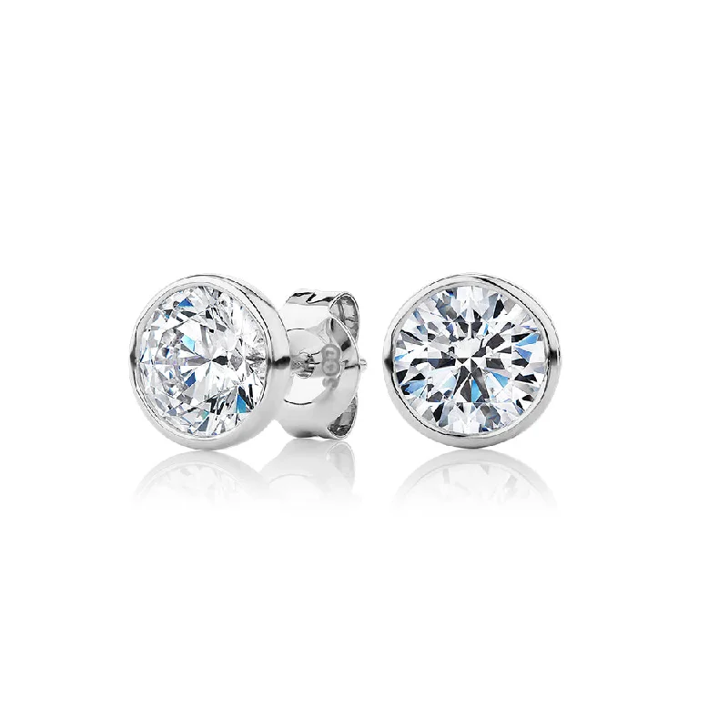 Beautiful Jewelry, Breathtaking Discounts – Hurry In Round Brilliant stud earrings with 2 carats* of diamond simulants in 10 carat white gold Beautiful Jewelry, Breathtaking Discounts – Hurry In Round Brilliant stud earrings with 2 carats* of diamond simulants in 10 carat white gold