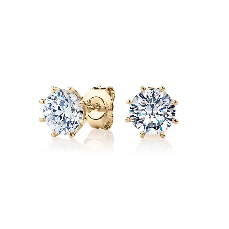 Timeless Elegance At Unbelievable Discounts Round Brilliant stud earrings with 2 carats* of diamond simulants in 10 carat yellow gold Timeless Elegance At Unbelievable Discounts Round Brilliant stud earrings with 2 carats* of diamond simulants in 10 carat yellow gold