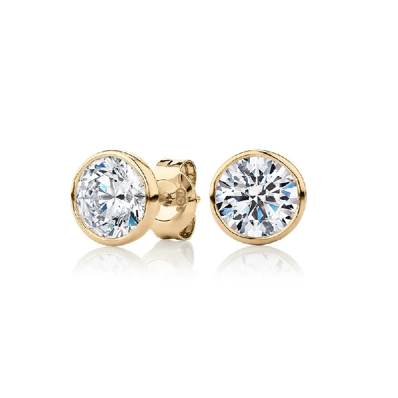 Shine Without Limits – Jewelry Sale Happening Now Round Brilliant stud earrings with 2 carats* of diamond simulants in 10 carat yellow gold Shine Without Limits – Jewelry Sale Happening Now Round Brilliant stud earrings with 2 carats* of diamond simulants in 10 carat yellow gold