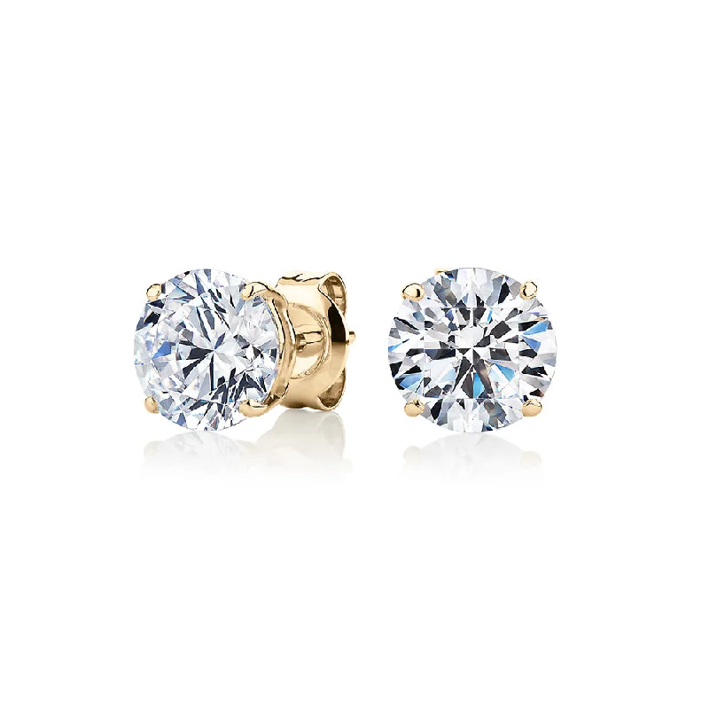 Trending Jewelry Now At Unbeatable Prices Round Brilliant stud earrings with 3 carats* of diamond simulants in 10 carat yellow gold Trending Jewelry Now At Unbeatable Prices Round Brilliant stud earrings with 3 carats* of diamond simulants in 10 carat yellow gold