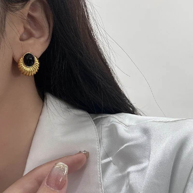 Limited-Stock Jewelry Sale – Shop Before It's Gone Vintage Style Oval Onyx Gold Stud Earrings JLT12711 Limited-Stock Jewelry Sale – Shop Before It's Gone Vintage Style Oval Onyx Gold Stud Earrings JLT12711