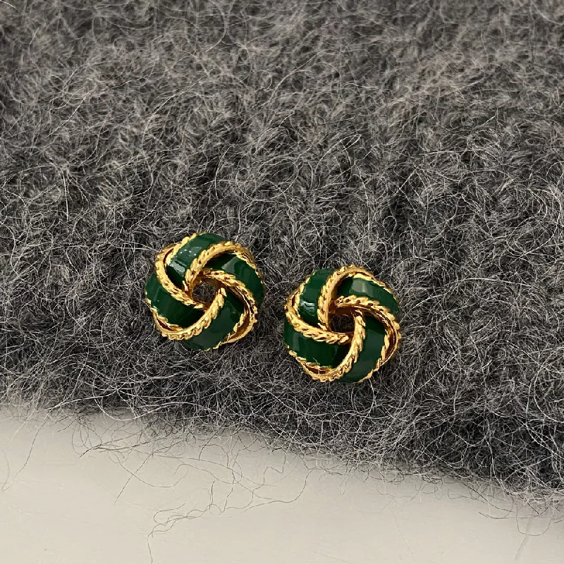 Elegant Necklaces And Bracelets At Limited-Time Offers Vintage Trifari Enamel Knot Button Green Stud Earrings JLT12707