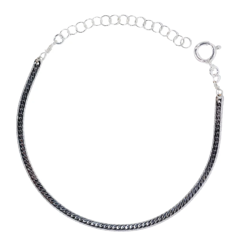 Don't Miss These Dazzling Jewelry Discounts Delicate Slick Chain Bracelet in Silver