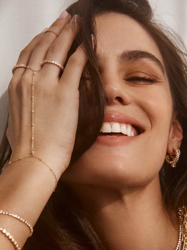 Dainty Floral Jewelry For Feminine Elegance Diamond Cut Handchain