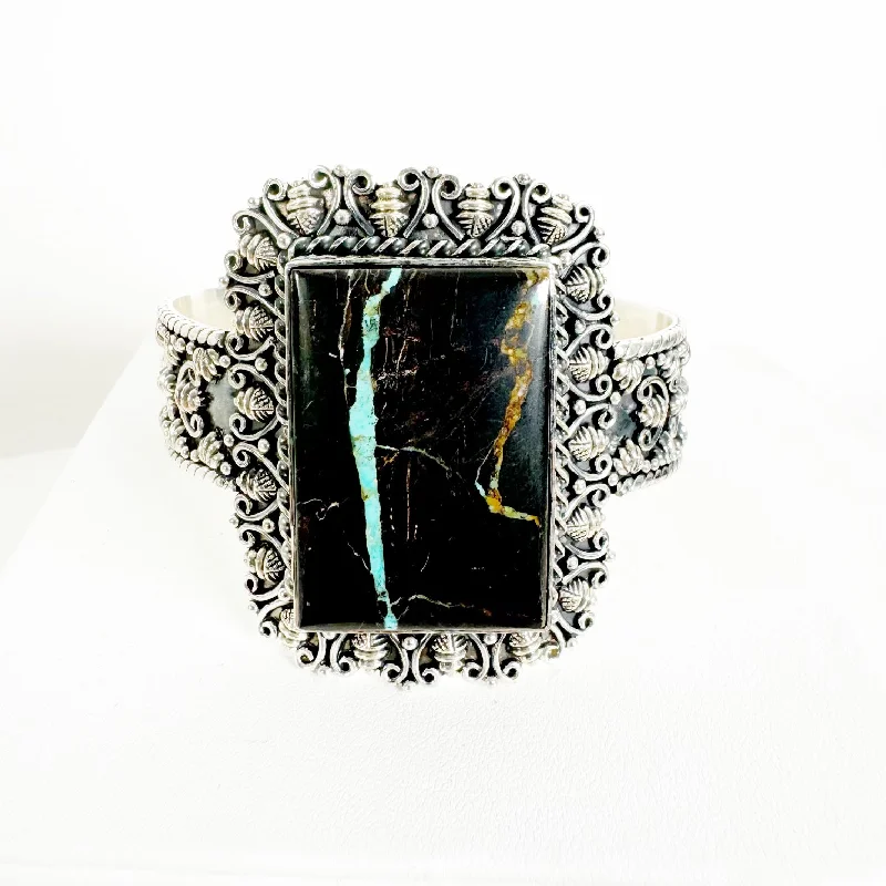 Luxury Jewelry At Unbeatable Discounts Lightening Storm Ribbon Blackjack Cuff