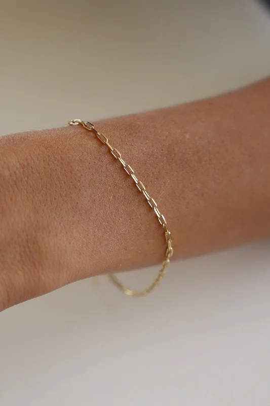 Customized Silver Jewelry For Unique Style MINIATURE PAPERCLIP CHAIN BRACELET
