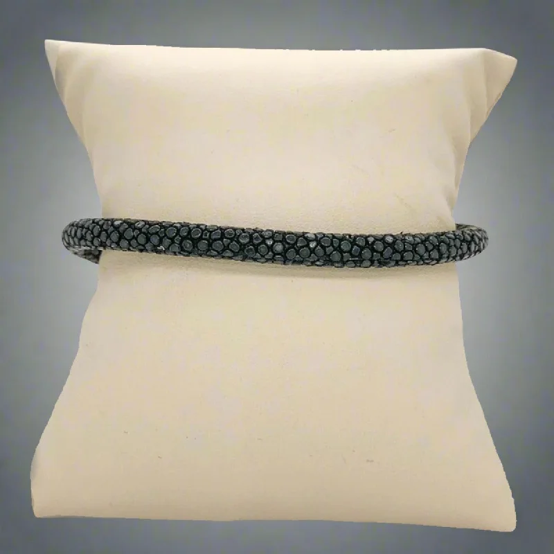 Your Perfect Accessory Now At The Best Price STST 5mm Black Stingray Leather Bracelet Your Perfect Accessory Now At The Best Price STST 5mm Black Stingray Leather Bracelet