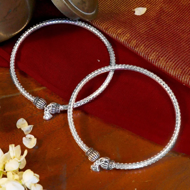 Unlock Unbeatable Jewelry Deals Before They’Re Gone Teejh Circular Silver Oxidized Charm Anklets Unlock Unbeatable Jewelry Deals Before They’Re Gone Teejh Circular Silver Oxidized Charm Anklets