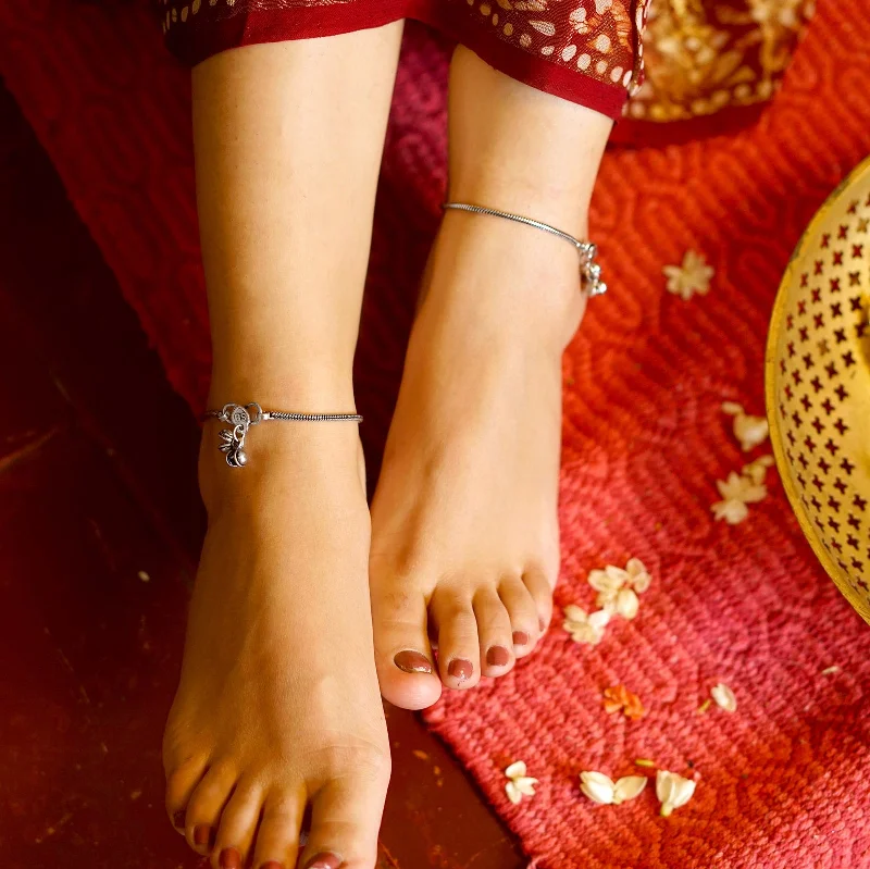 Fashion-Forward Jewelry At Exclusive Discounts Teejh Single Line Silver Oxidized Ghungroo Anklets