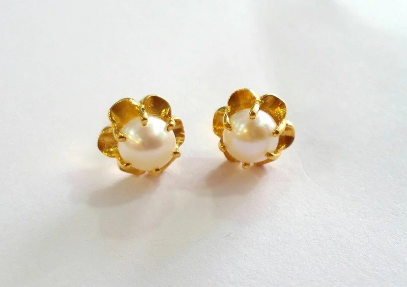 Romantic Heart-Shaped Jewelry For Special Gifts Vintage antique design handmade 22kt yellow gold fabulous pearl stud earring for unisex jewelry from india Romantic Heart-Shaped Jewelry For Special Gifts Vintage antique design handmade 22kt yellow gold fabulous pearl stud earring for unisex jewelry from india