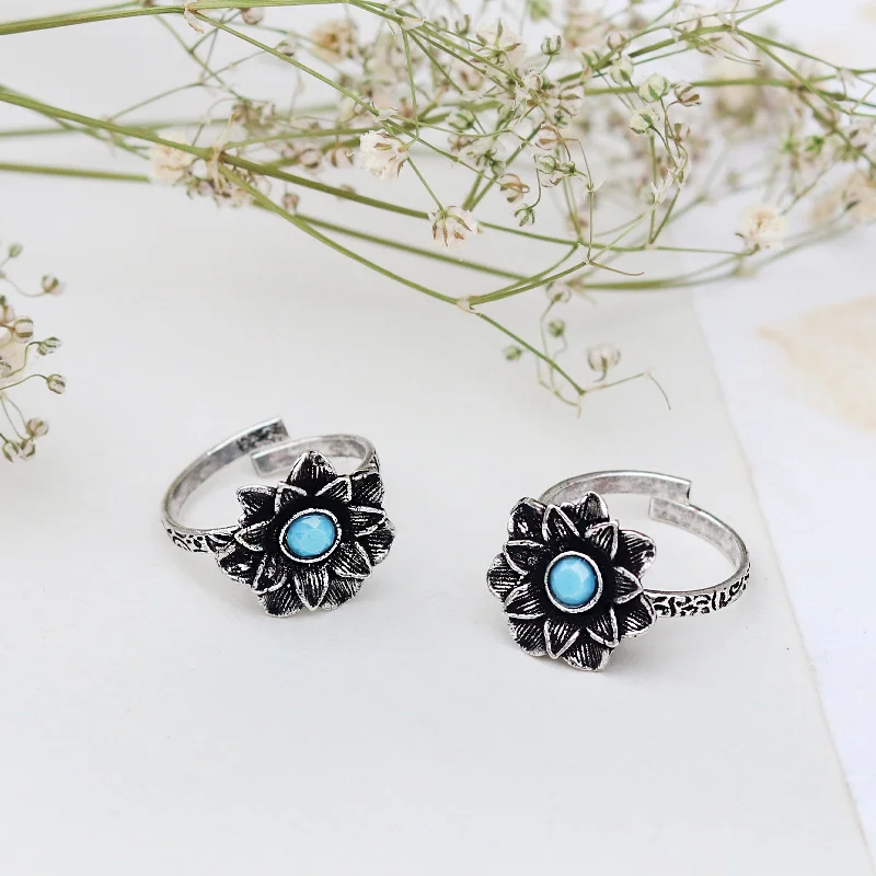 Flash Sale On Exquisite Jewelry – Don't Miss Out Teejh Kayra Blue Stone Silver Oxidised Toe Rings