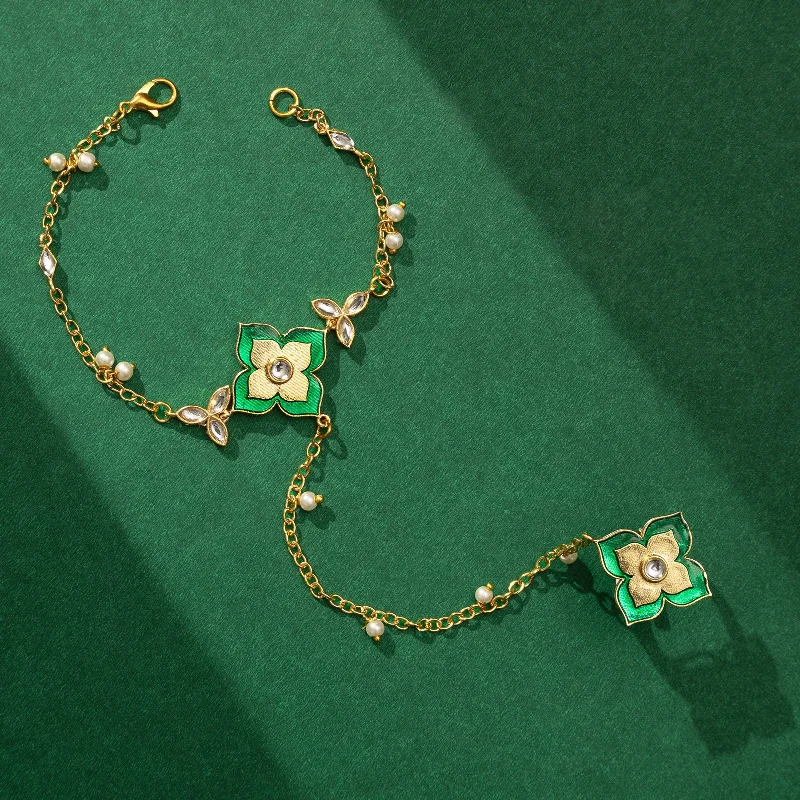 Beautiful Jewelry, Breathtaking Discounts – Hurry In Jaadu Nagri Se Green Hathphool Beautiful Jewelry, Breathtaking Discounts – Hurry In Jaadu Nagri Se Green Hathphool