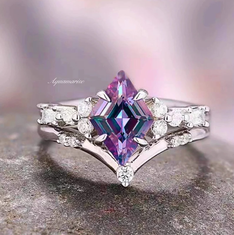 Chic And Stylish Jewelry At Exclusive Prices Kite Alexandrite Ring Set- Sterling Silver Chic And Stylish Jewelry At Exclusive Prices Kite Alexandrite Ring Set- Sterling Silver