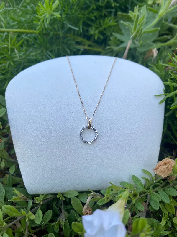 Don't Miss Out – Shop Elegant Jewelry For Less Petite Circle Pendant Necklace