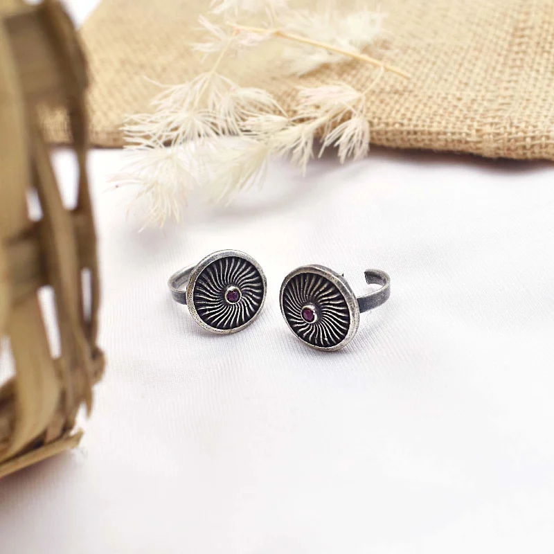 Beautiful Jewelry, Breathtaking Discounts – Hurry In Teejh Adira Silver Oxidised Toe Ring Beautiful Jewelry, Breathtaking Discounts – Hurry In Teejh Adira Silver Oxidised Toe Ring