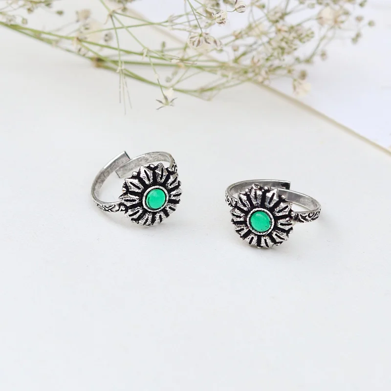 Shop Dazzling Jewelry With Special Promotional Discounts Teejh Kaina Green Stone Silver Oxidised Toe Rings Shop Dazzling Jewelry With Special Promotional Discounts Teejh Kaina Green Stone Silver Oxidised Toe Rings