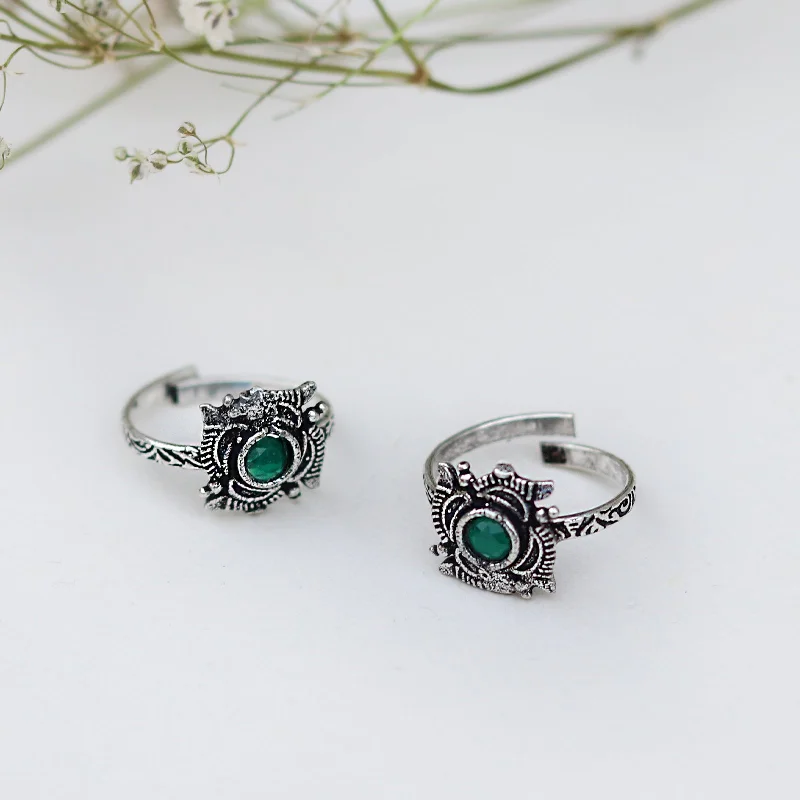 Jewelry Flash Sale – Stylish Designs At Unbeatable Rates Teejh Niya Green Stone Silver Oxidised Toe Rings Jewelry Flash Sale – Stylish Designs At Unbeatable Rates Teejh Niya Green Stone Silver Oxidised Toe Rings
