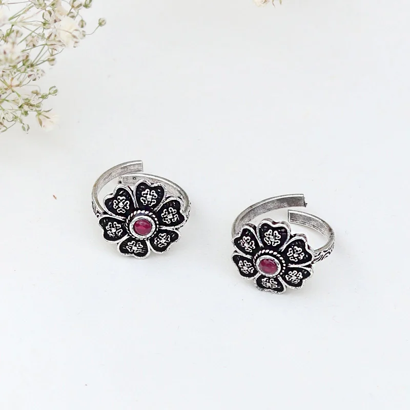 Luxury Jewelry Without The Luxury Price Tag Teejh Ruhi Pink Stone Silver Oxidised Toe Rings