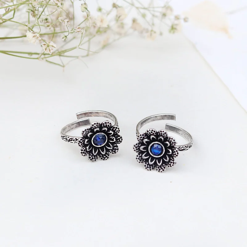 Final Call For Exquisite Jewelry At Reduced Rates Teejh Tishya Dark Blue Stone Silver Oxidised Toe Rings