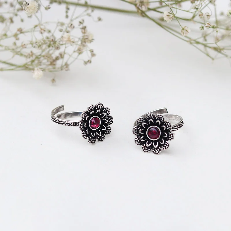 Don't Miss These Dazzling Jewelry Discounts Teejh Tishya Pink Stone Silver Oxidised Toe Rings